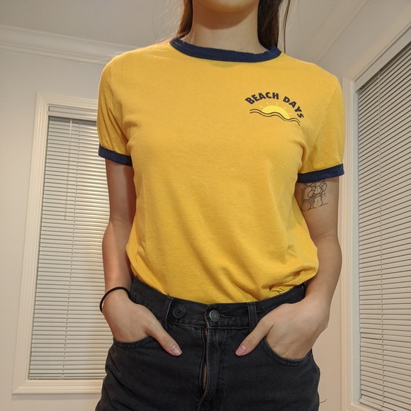 [3 for $25] Zara Cute Yellow Tshirt - Picture 1 of 2